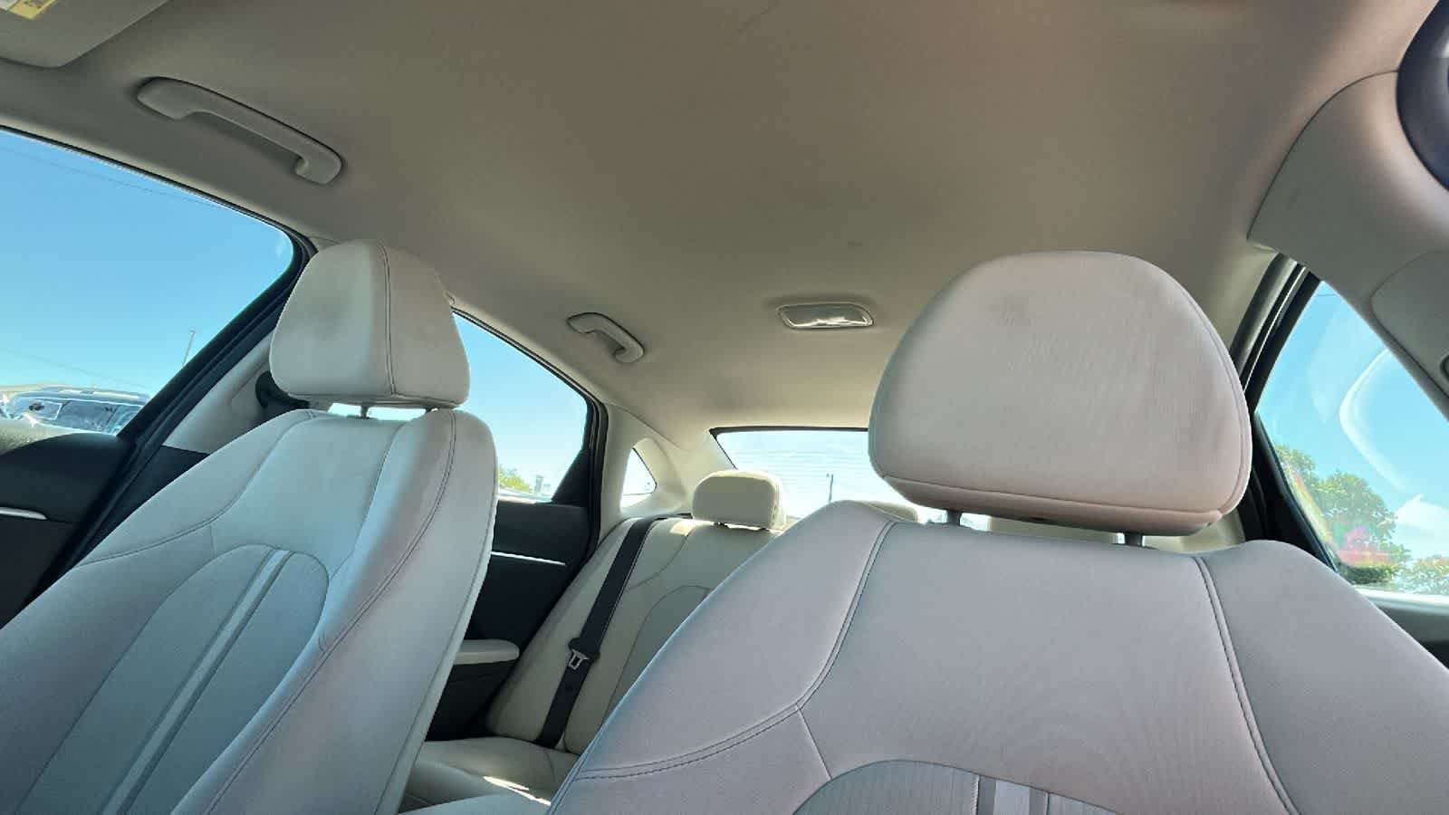 Certified Used 2025 Carbon Blue Hyundai SEL image 11