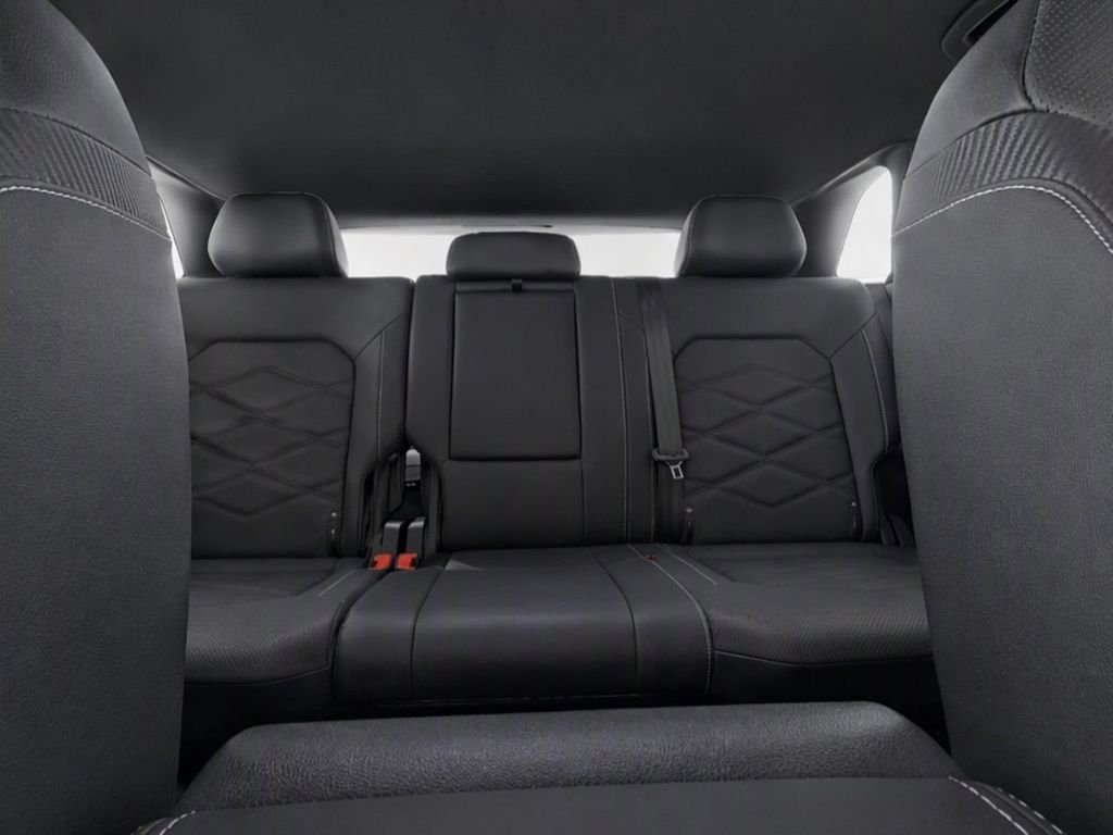 New 2026 Deep Black Pearl Volkswagen SE w/Technology image 24