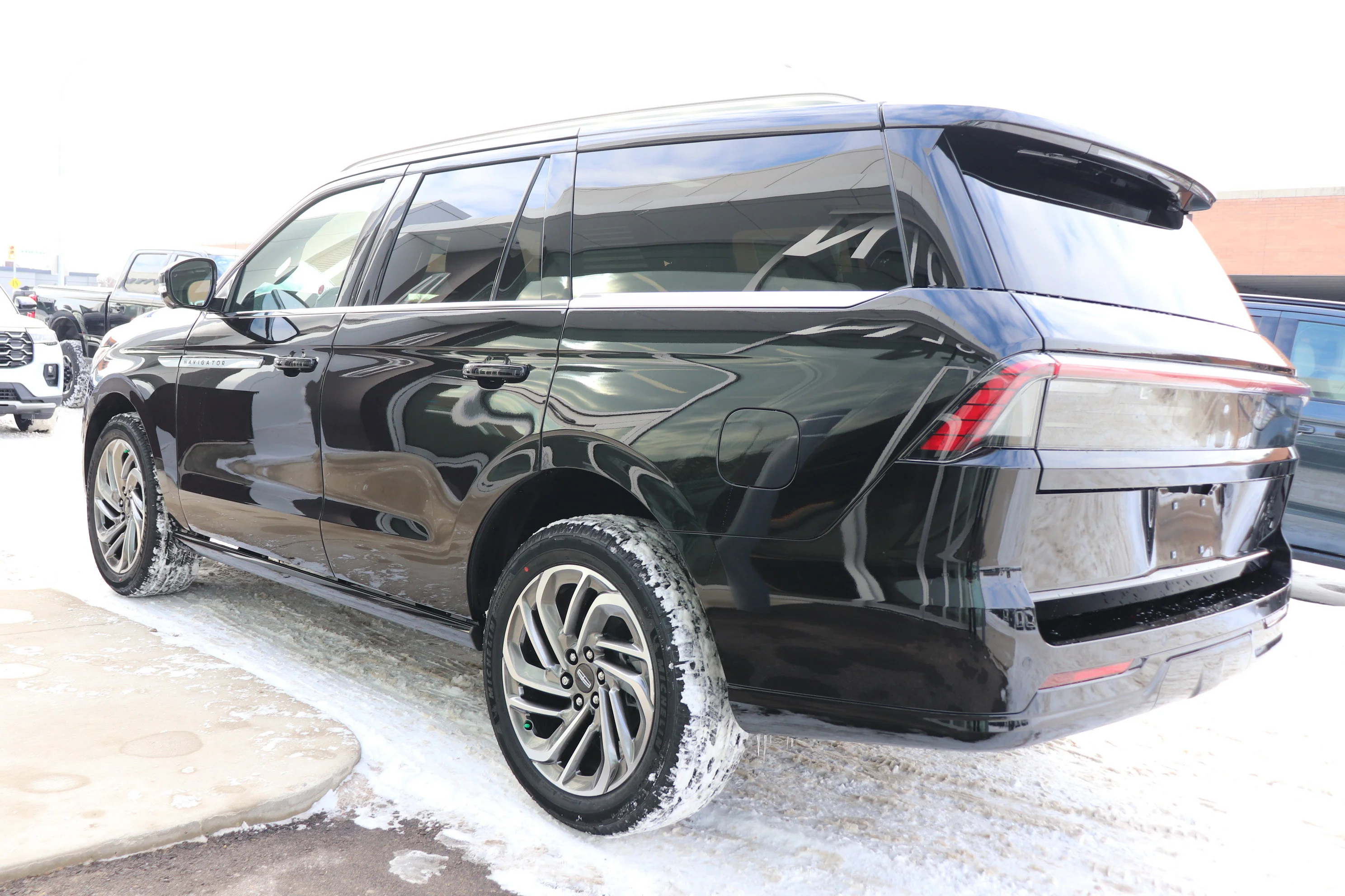 New 2026 Infinite Black Metallic Clearcoat Lincoln Reserve image 4
