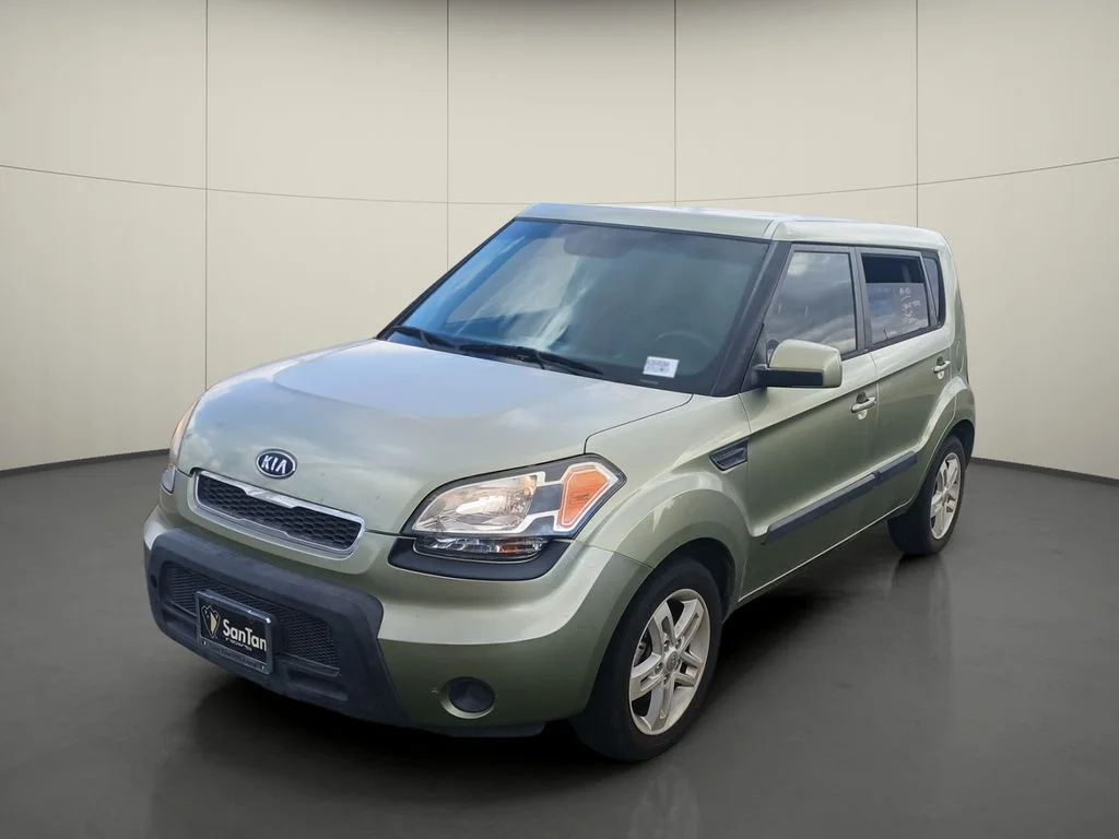 Certified Used 2011 Green Kia Plus image 3