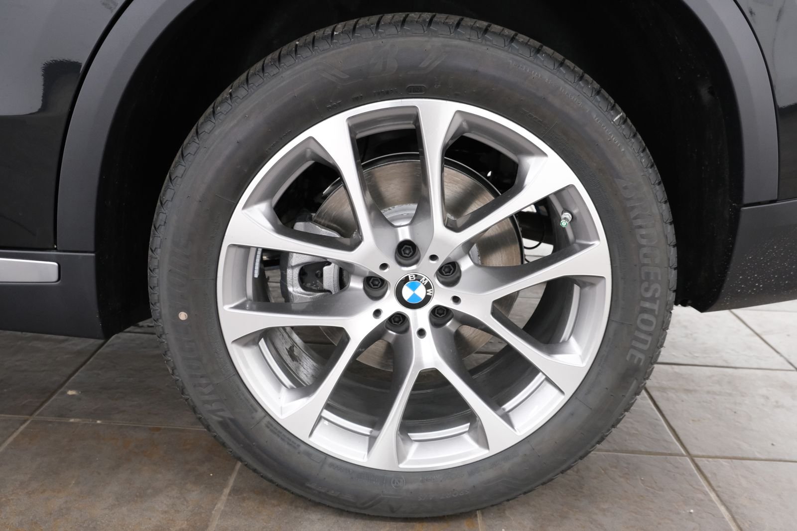 New 2026 Black Sapphire Metallic BMW xDrive40i image 59