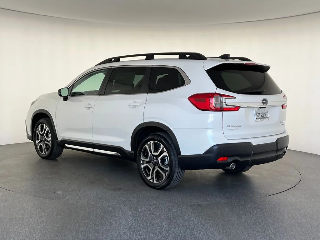 New 2026 CRYSTAL WHITE PEARL Subaru Limited 7-Passenger image 7