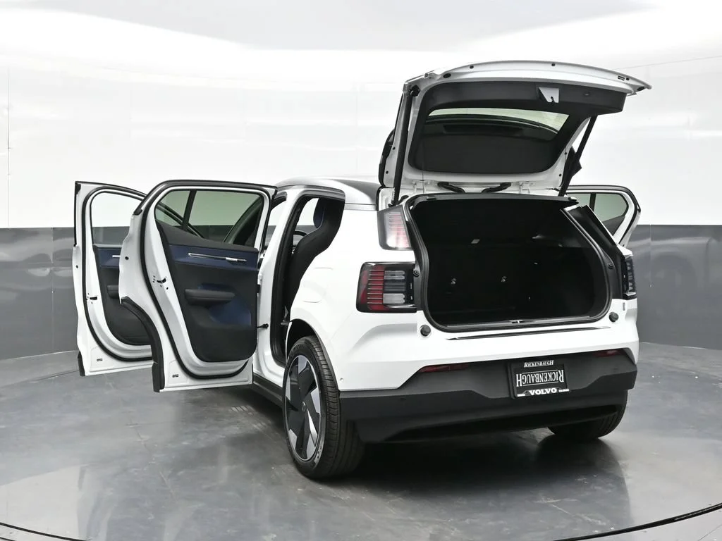 New 2026 White Volvo Twin Motor Performance Ultra image 38
