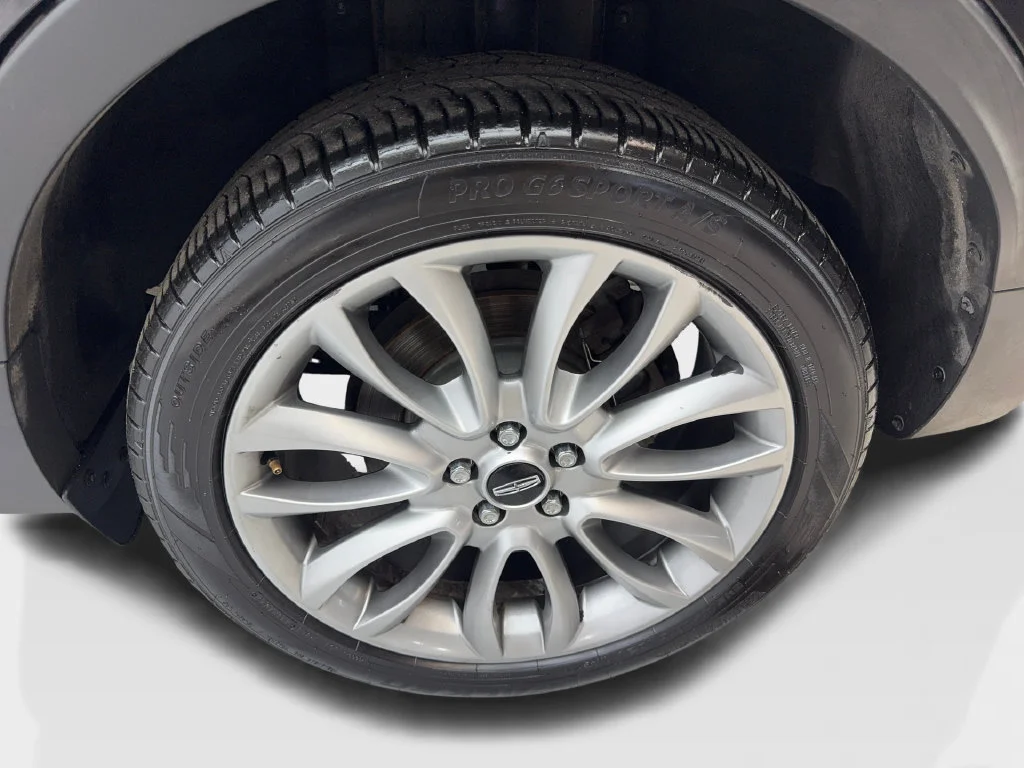 Used 2017 Black Lincoln Reserve image 91