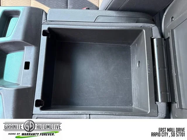 Used 2021 Summit White GMC SLE image 23