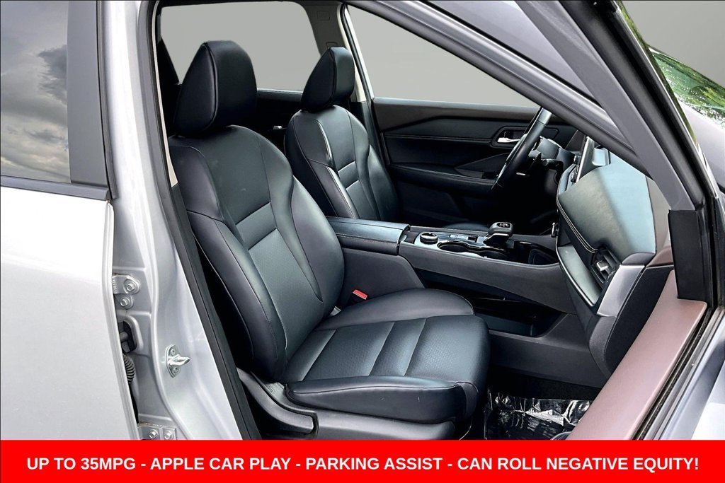 Used 2023 Silver Nissan SV image 28