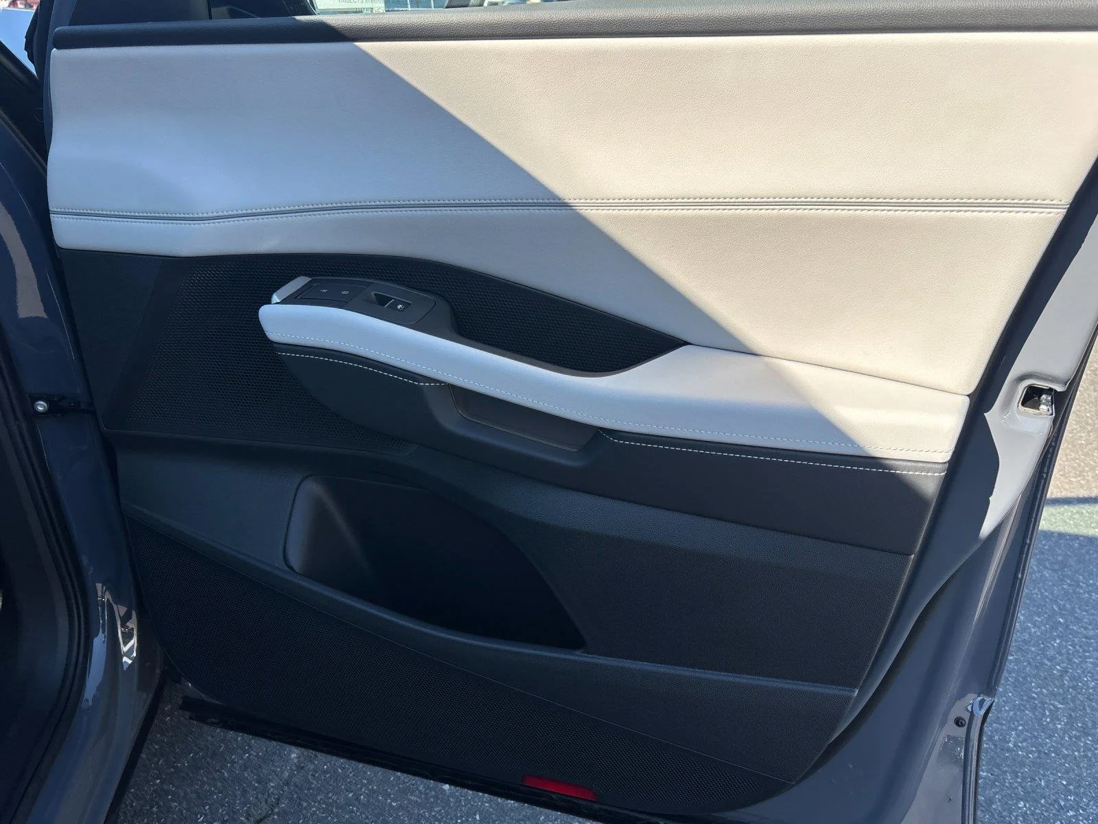 New 2027 Pure Gray Volkswagen SE w/Technology image 38
