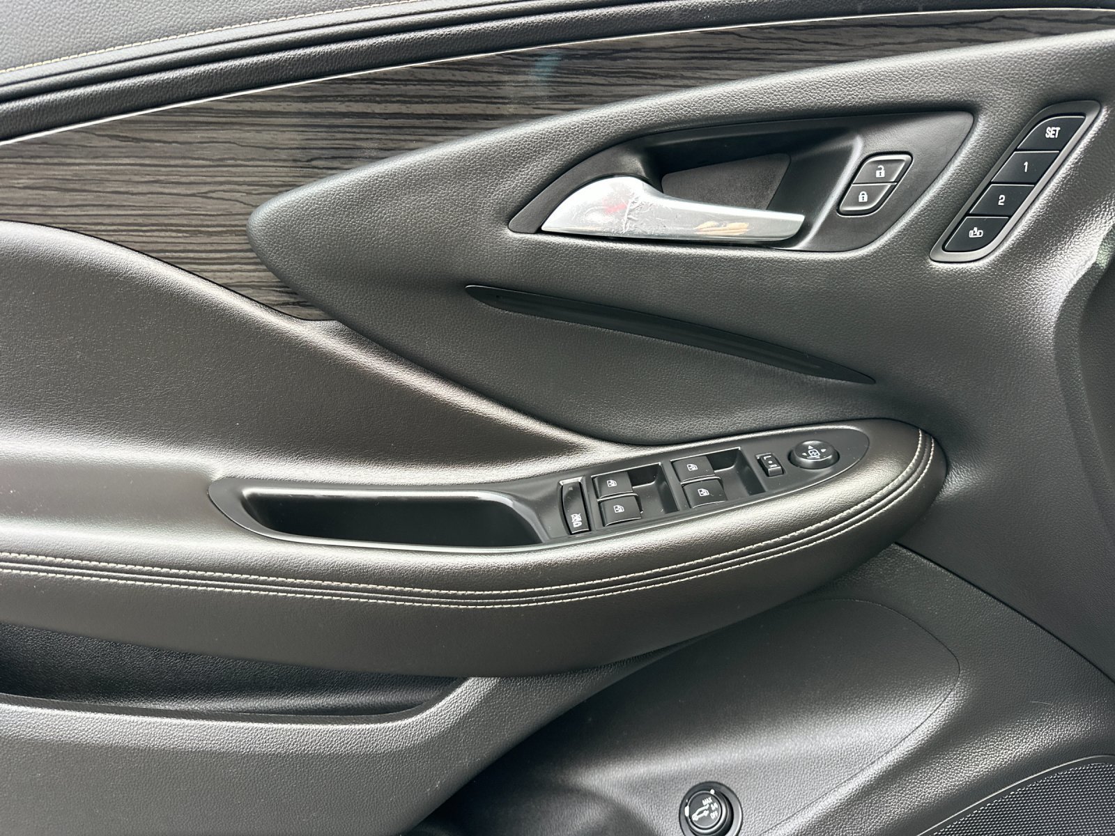 Used 2018 Brown Buick Premium I image 11