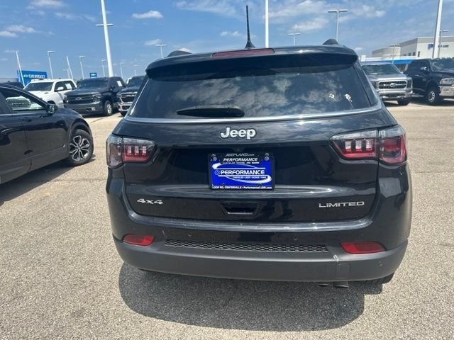 Used 2022 Diamond Black Crystal Pearlcoat Jeep Limited image 6