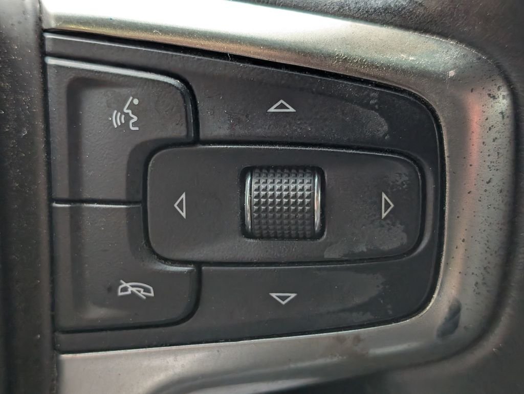 Used 2019 Silver Chevrolet RST image 19