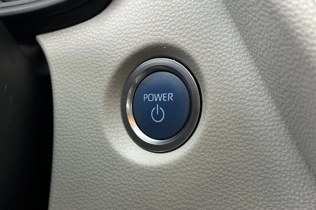 Used 2020 White Toyota LE image 24