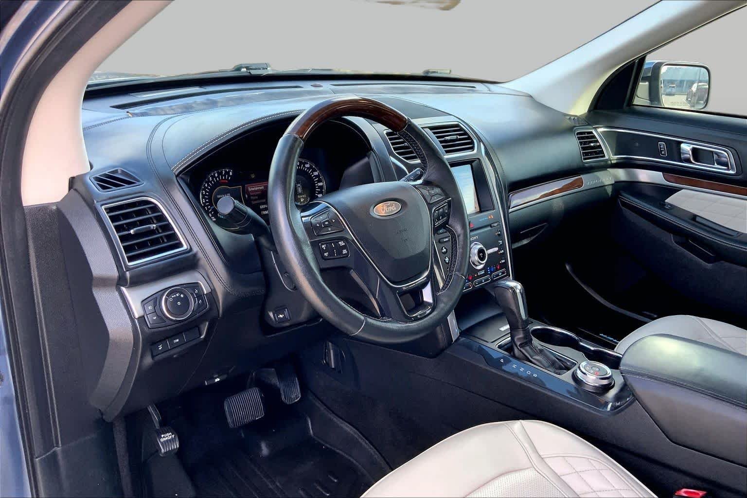 Used 2019 Blue Ford Platinum image 18