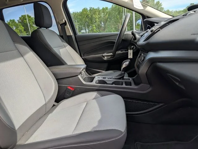 Used 2018 Lightning Blue Metallic Ford SE image 8