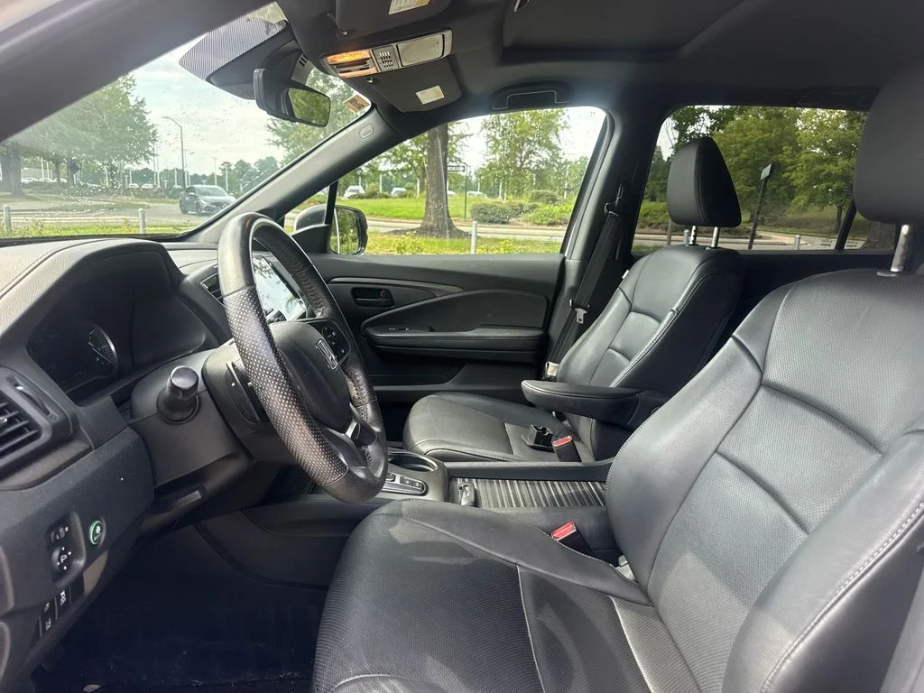 Certified Used 2023 Platinum White Pearl Honda AWD EX-L image 13