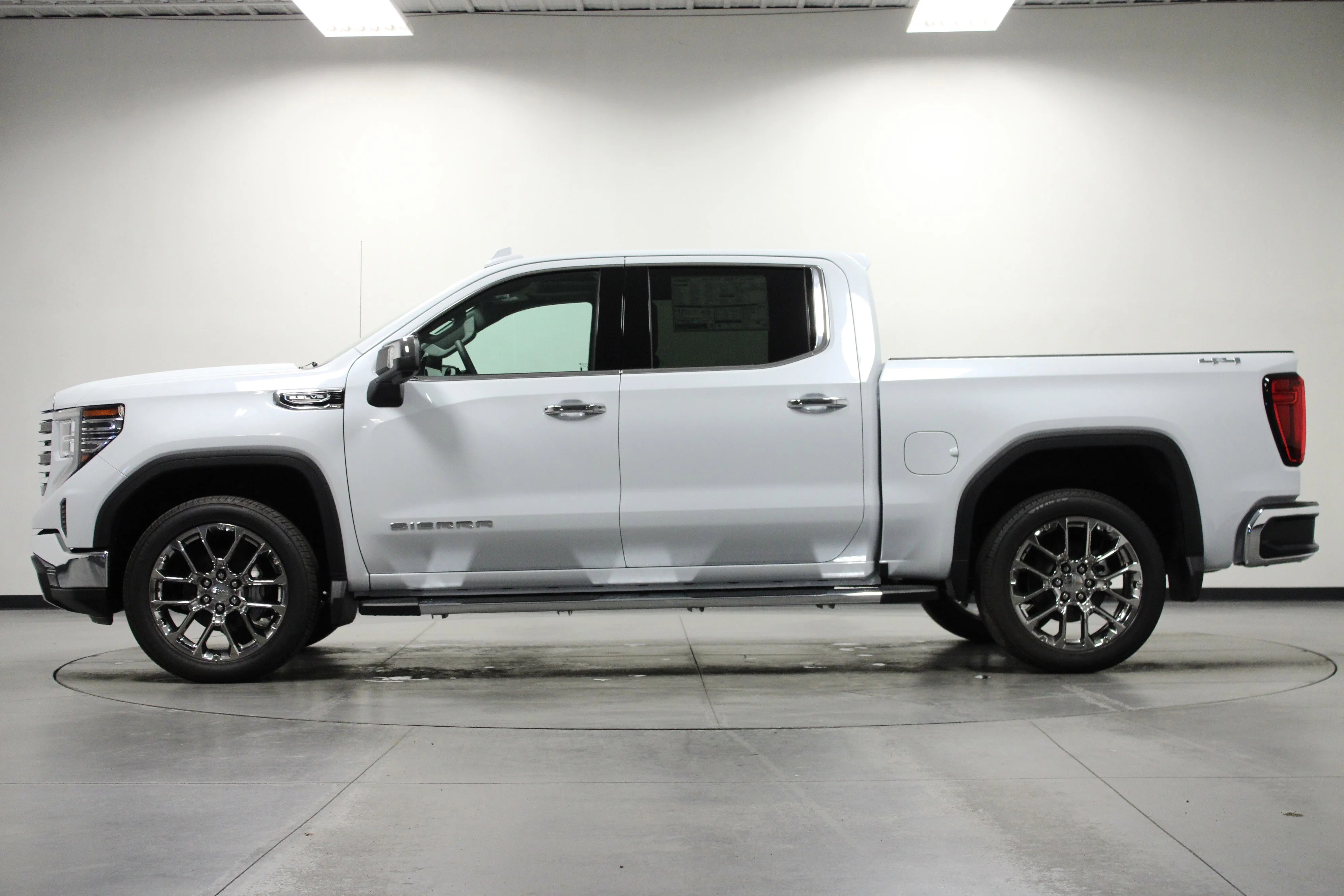 New 2026 Glacier White Tricoat GMC SLT image 7
