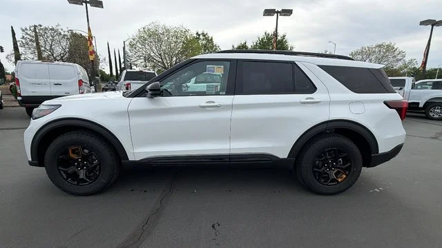 New 2026 Star White Metallic Tri-Coat Ford Tremor® image 7