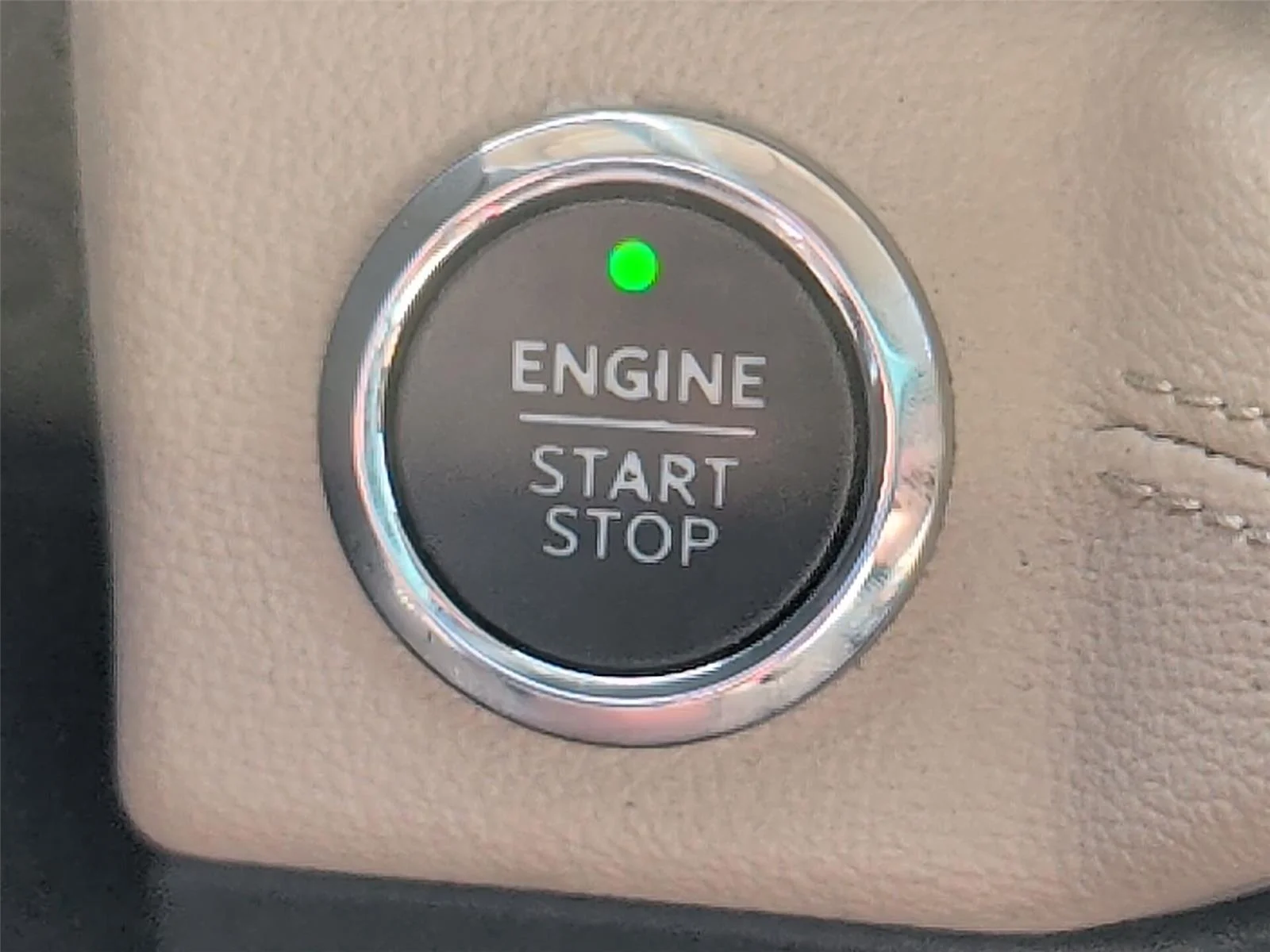 Used 2024 Oxford White Ford Limited image 27