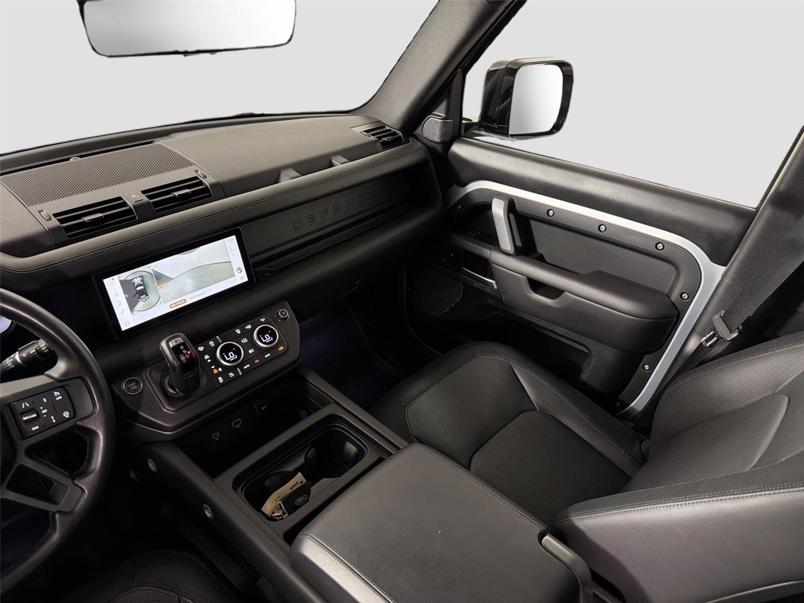 Used 2024 Hakuba Silver Land Rover X-Dynamic SE image 23