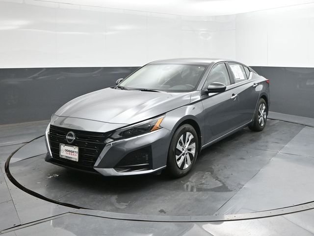 Used 2025 Gray Nissan 2.5 S image 1