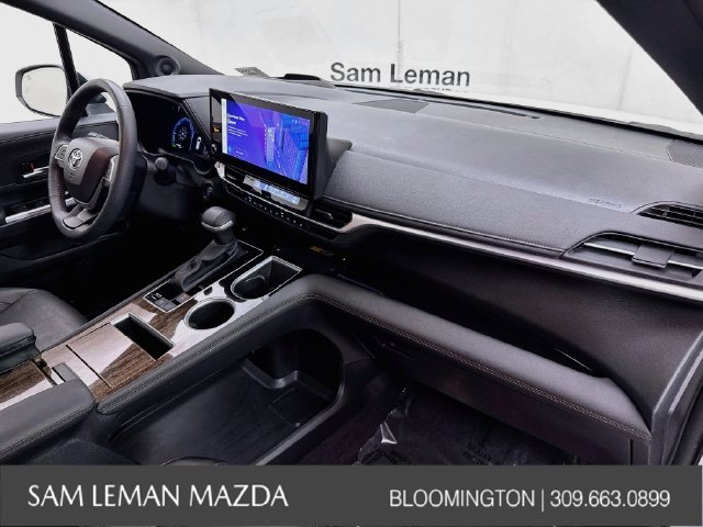 Used 2025 Beige Toyota Platinum image 32