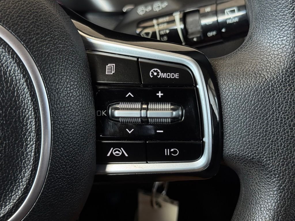 Used 2022 Silver Kia LX image 27