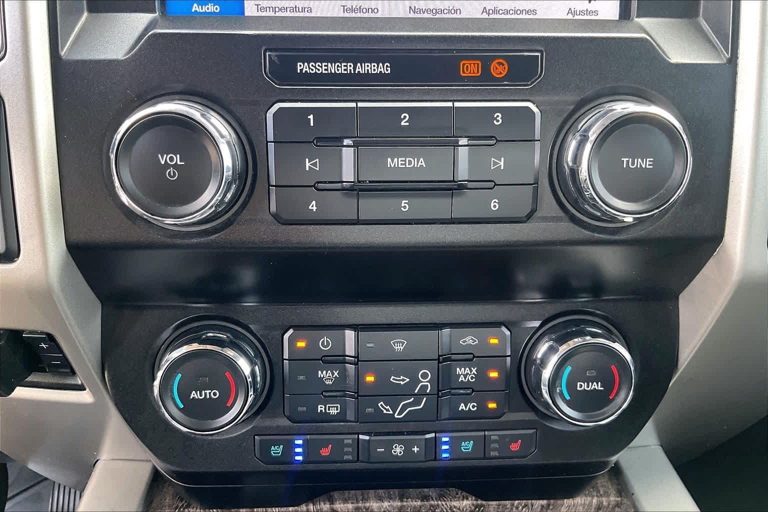 Used 2019 Magnetic Metallic Ford LARIAT image 32
