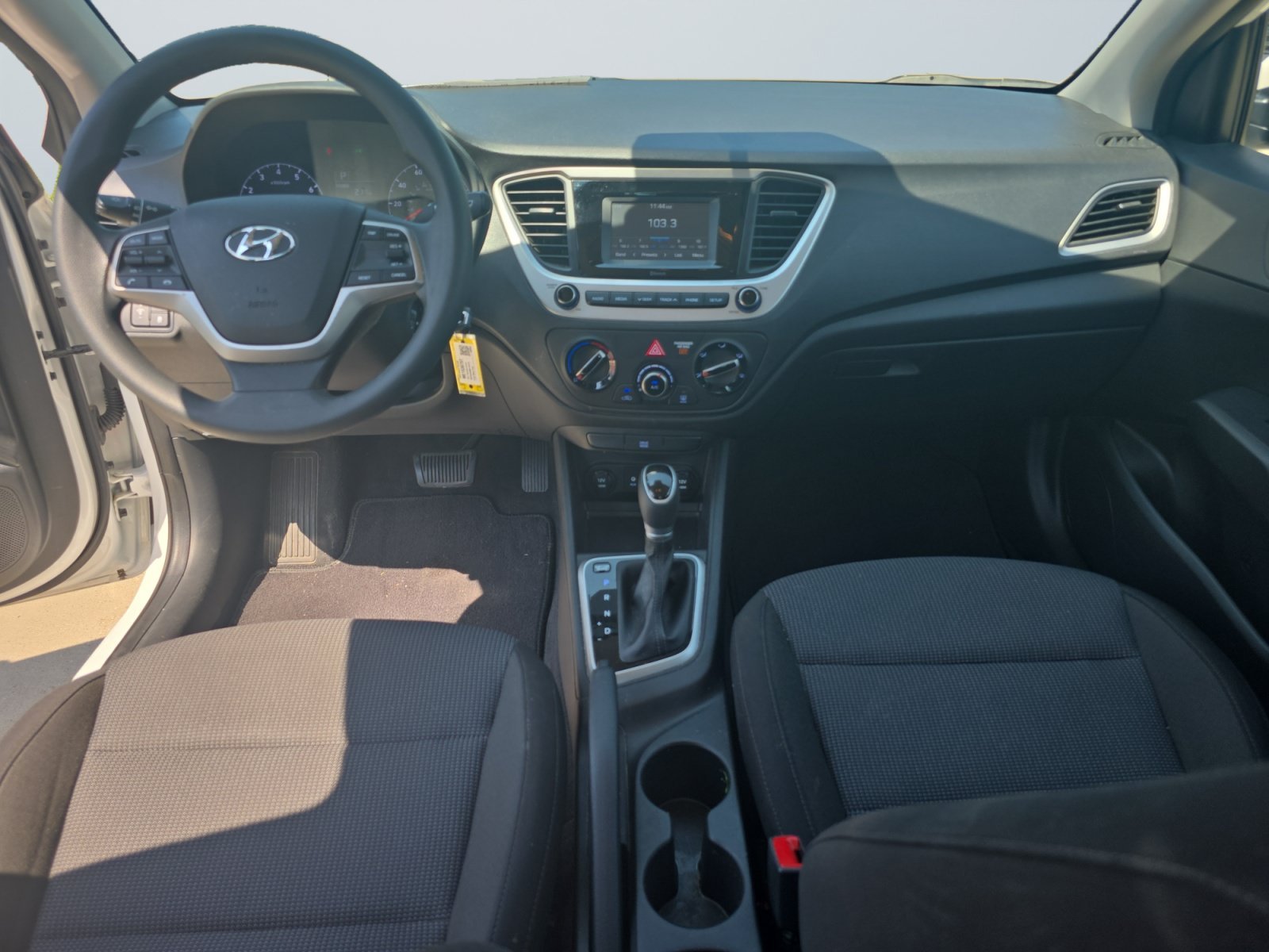 Used 2021 Frost White Pearl Hyundai SE image 10