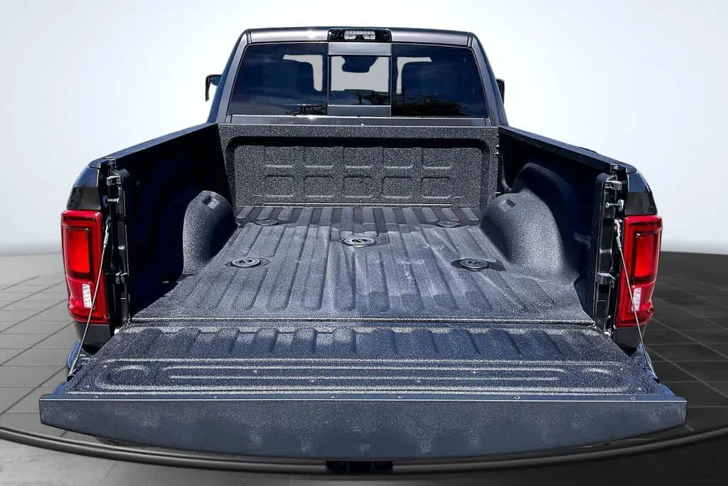 New 2026 Granite Crystal Metallic Clearcoat RAM Limited image 19