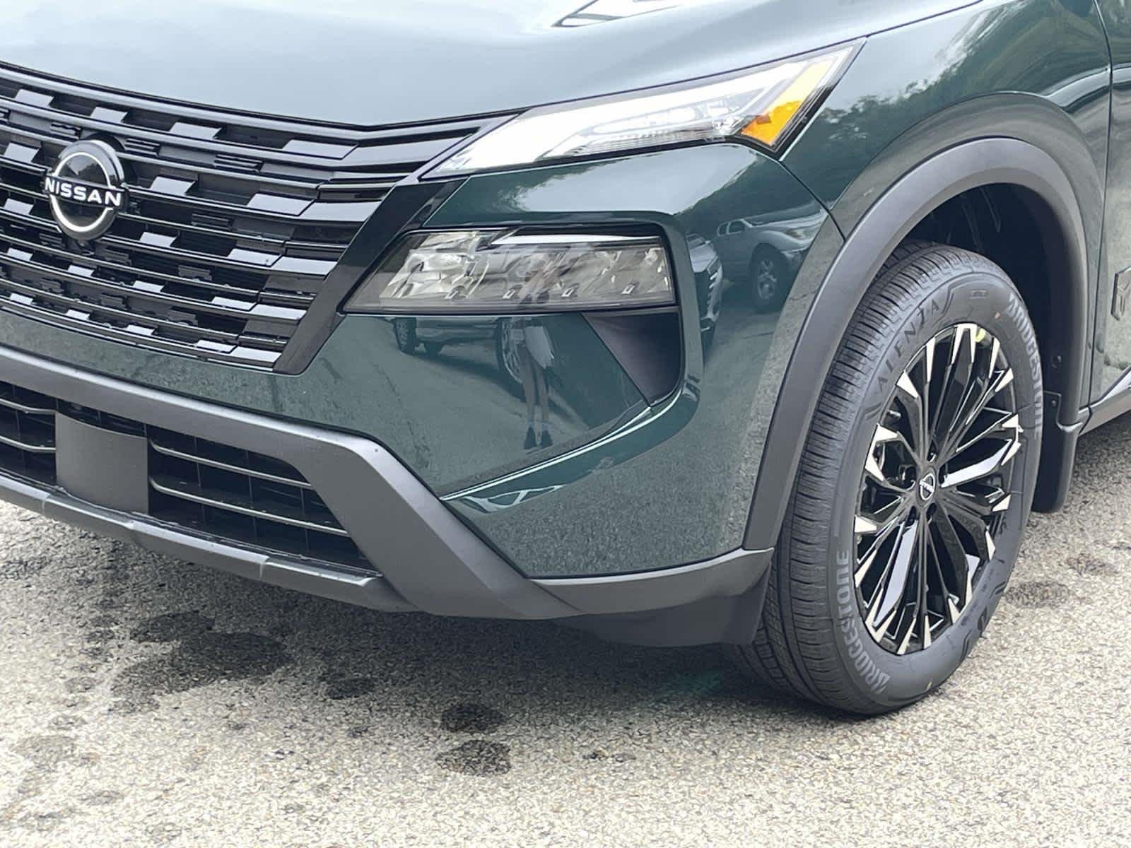 New 2027 Obsidian Green Nissan Dark Armor image 13