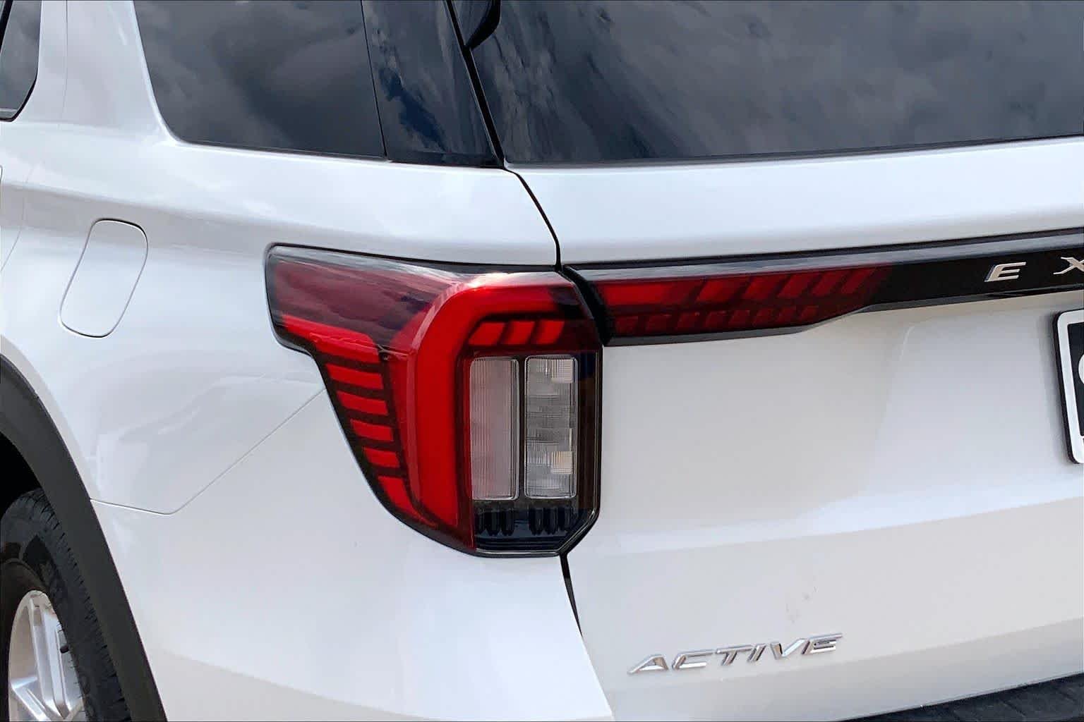 New 2026 Star White Metallic Tri-Coat Ford Active image 14