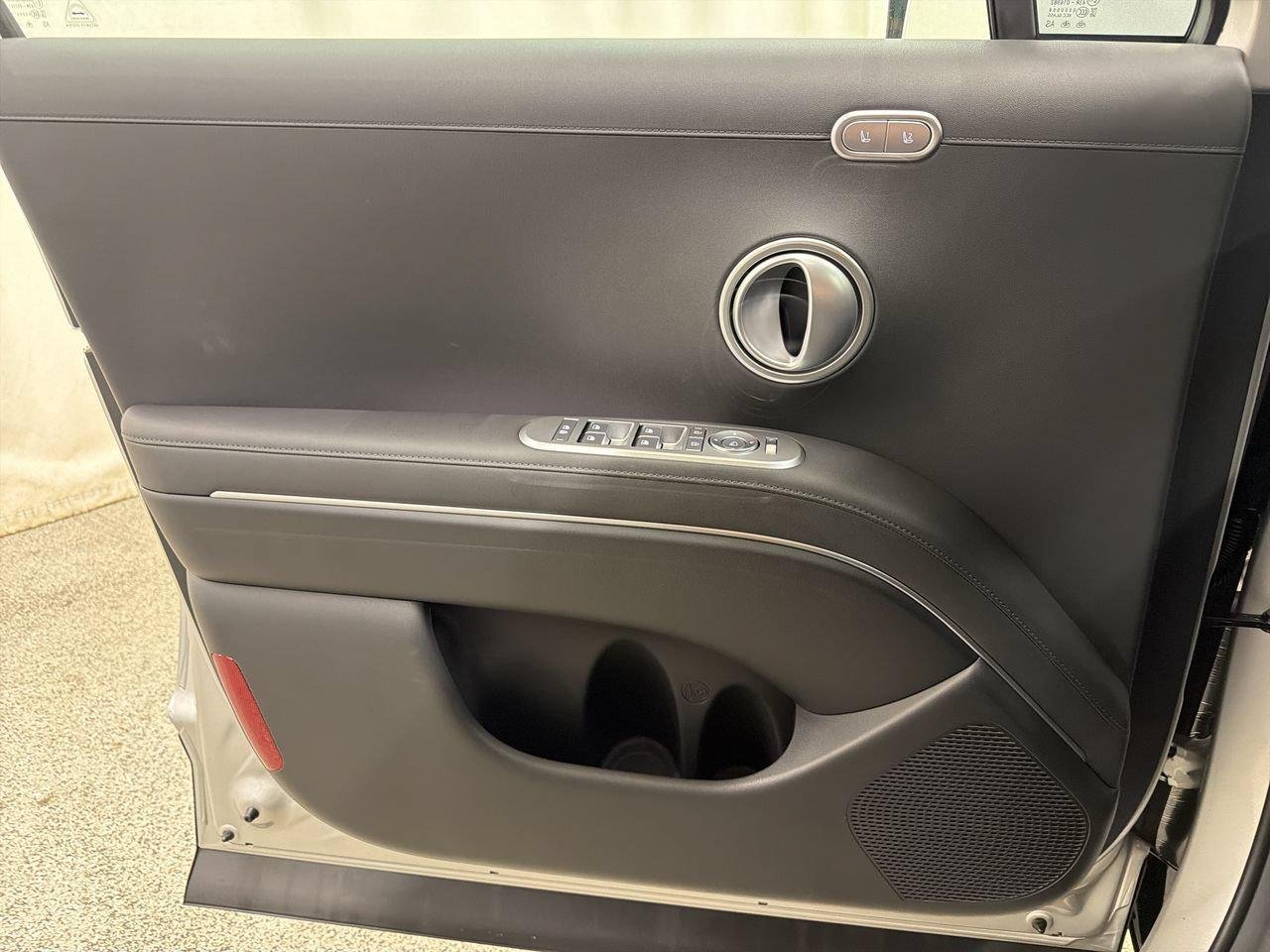 New 2027 Shimmering Silver Hyundai Limited AWD image 18