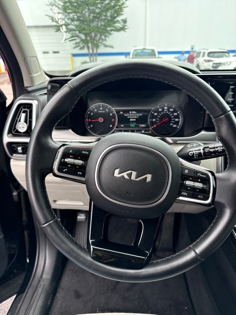 Used 2023 Black Kia S image 8