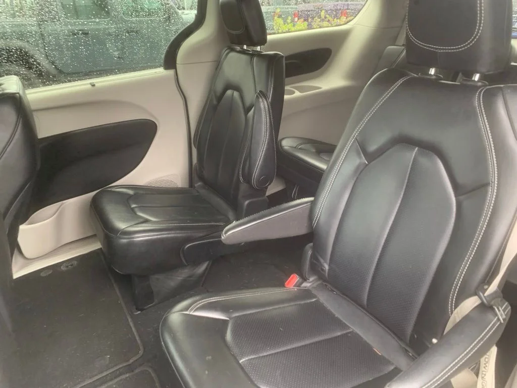 Used 2023 Ceramic Gray Clearcoat Chrysler Touring L image 9