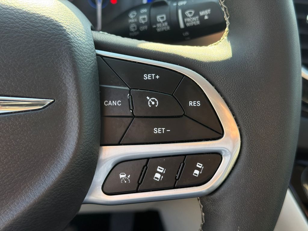 2024 Chrysler Pacifica Touring L - Photo 24