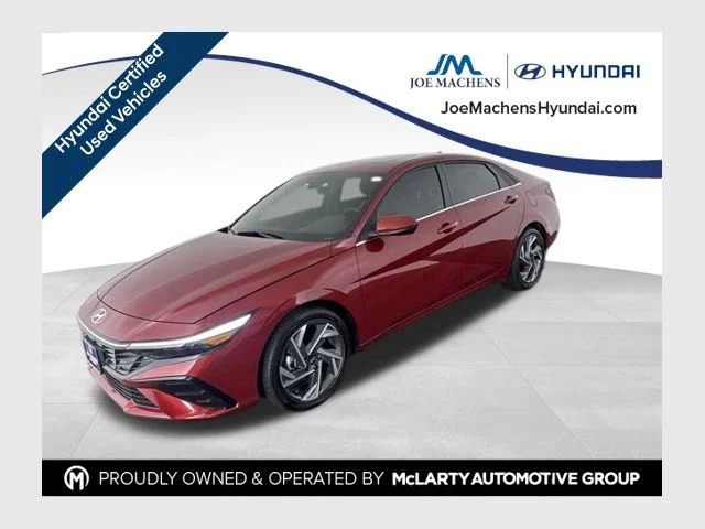 Used 2025 Red Hyundai SEL Convenience image 1