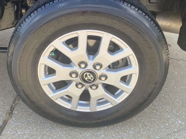 Used 2025  Toyota SR5 image 9