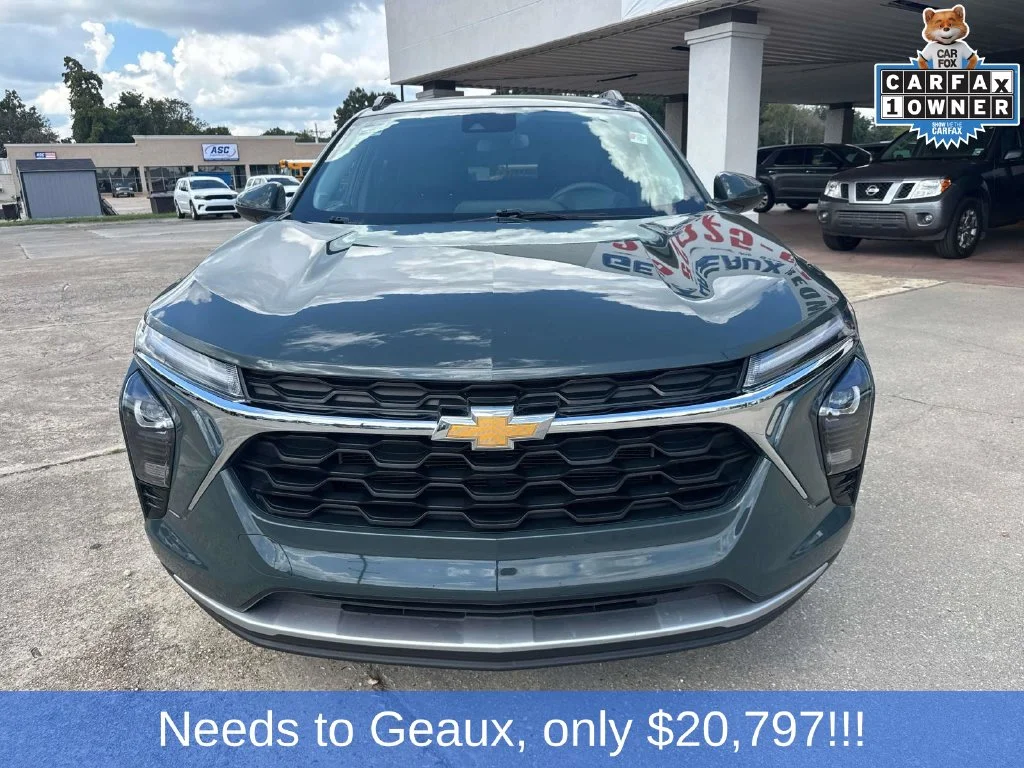 Used 2025 Gray Chevrolet LT image 8