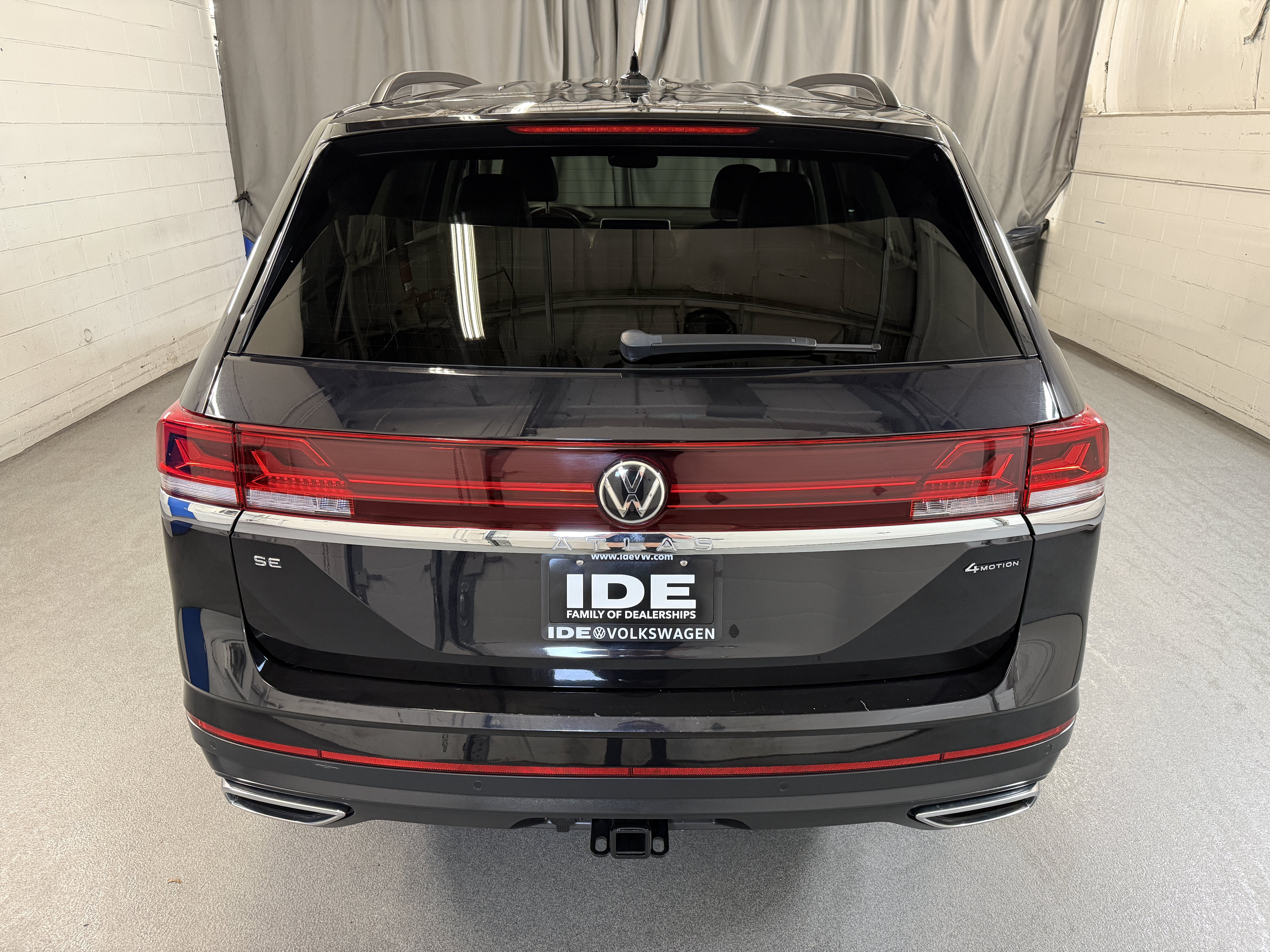 Used 2024 Deep Black Pearl Volkswagen 2.0T SE w/Technology image 7