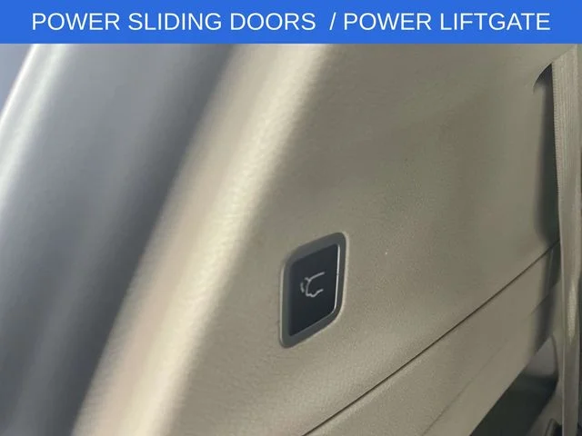 2022 Chrysler Pacifica Touring L - Photo 10