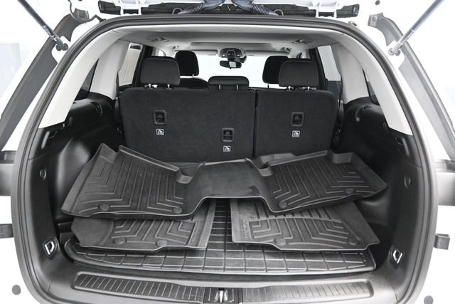 Used 2024 White Jeep Laredo X image 13
