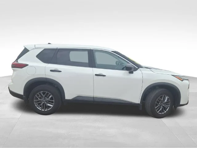 Certified Used 2025 White Nissan S image 9