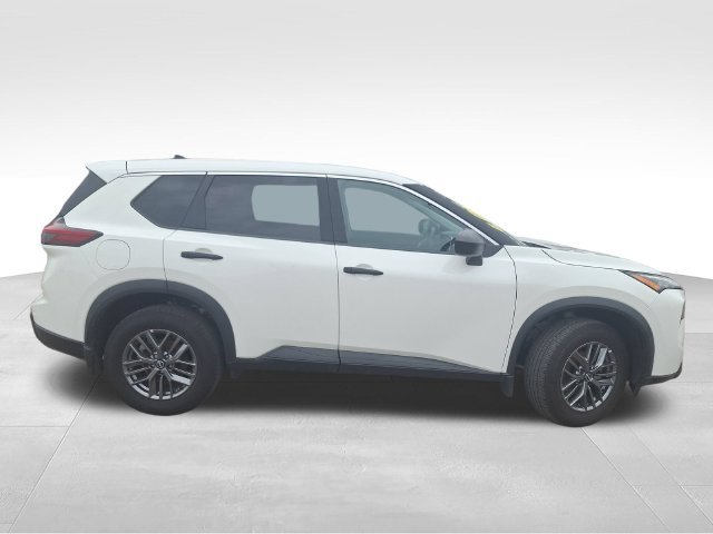 Used 2025 White Nissan S image 9