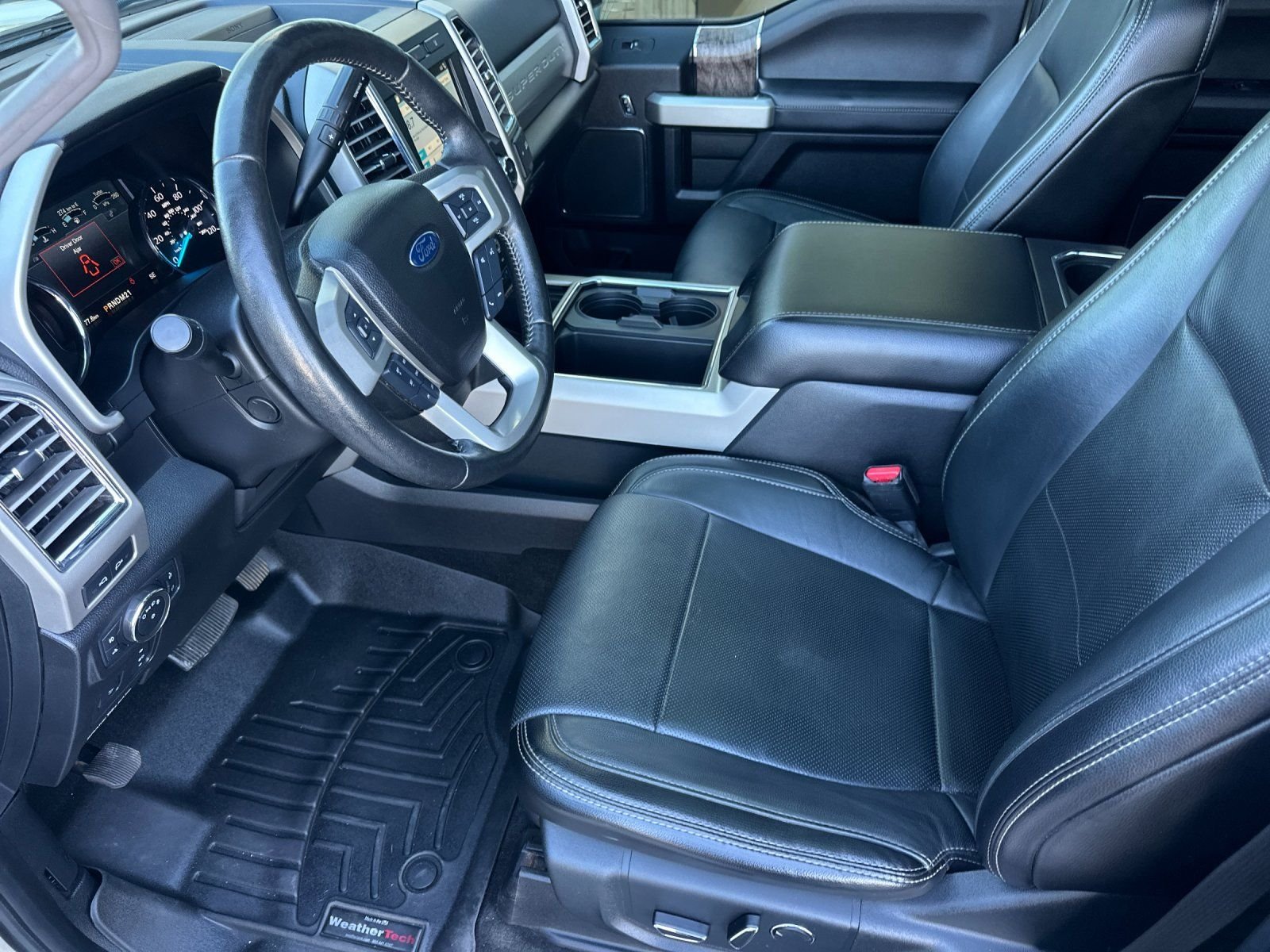 Used 2017 White Gold Metallic Ford Lariat image 9