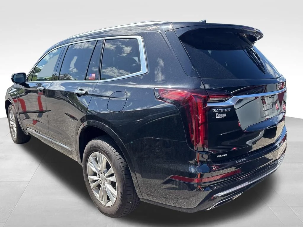Used 2021 Black Cadillac Luxury image 16
