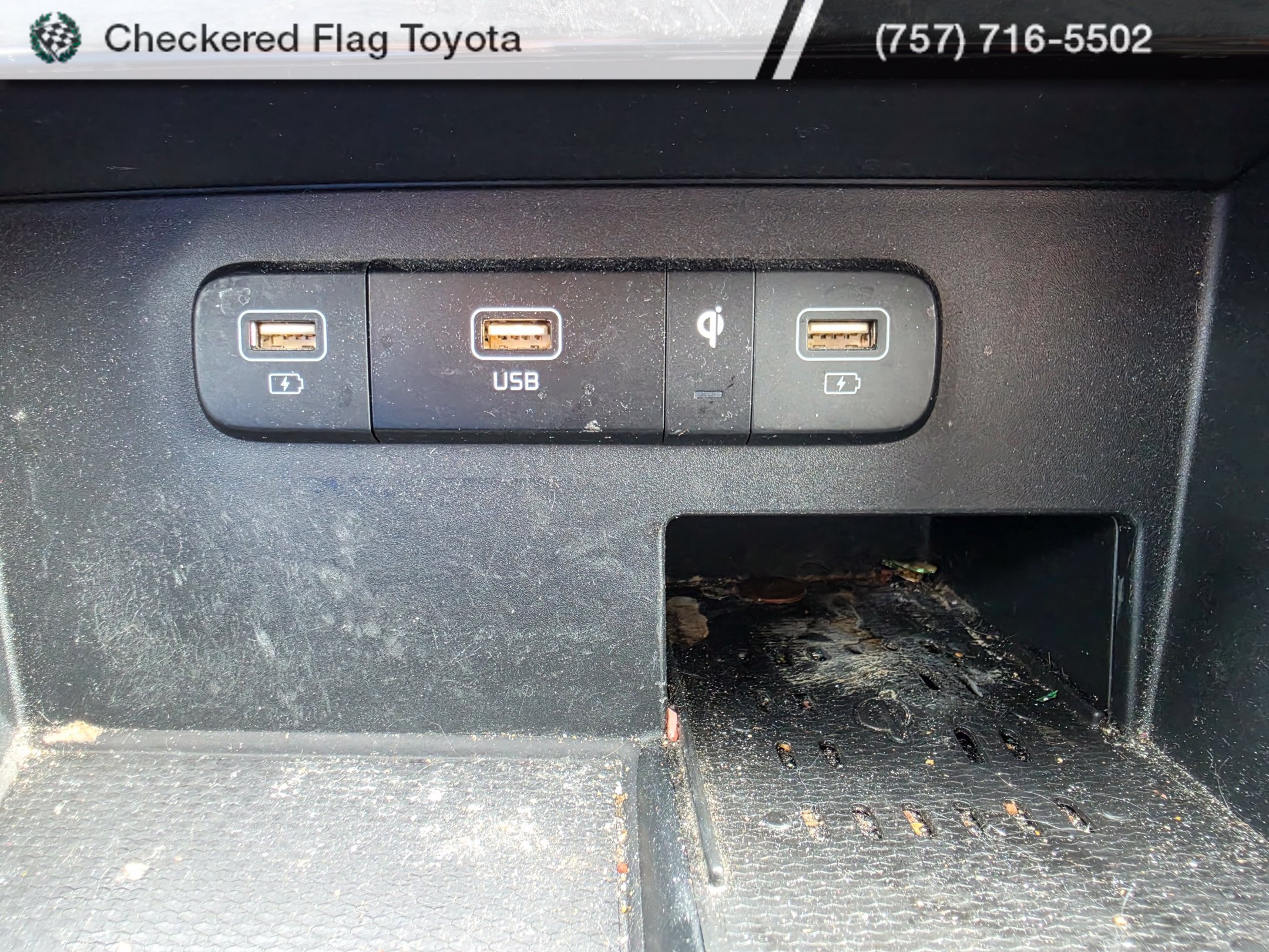 Used 2022 Ceramic Silver Kia EX image 17
