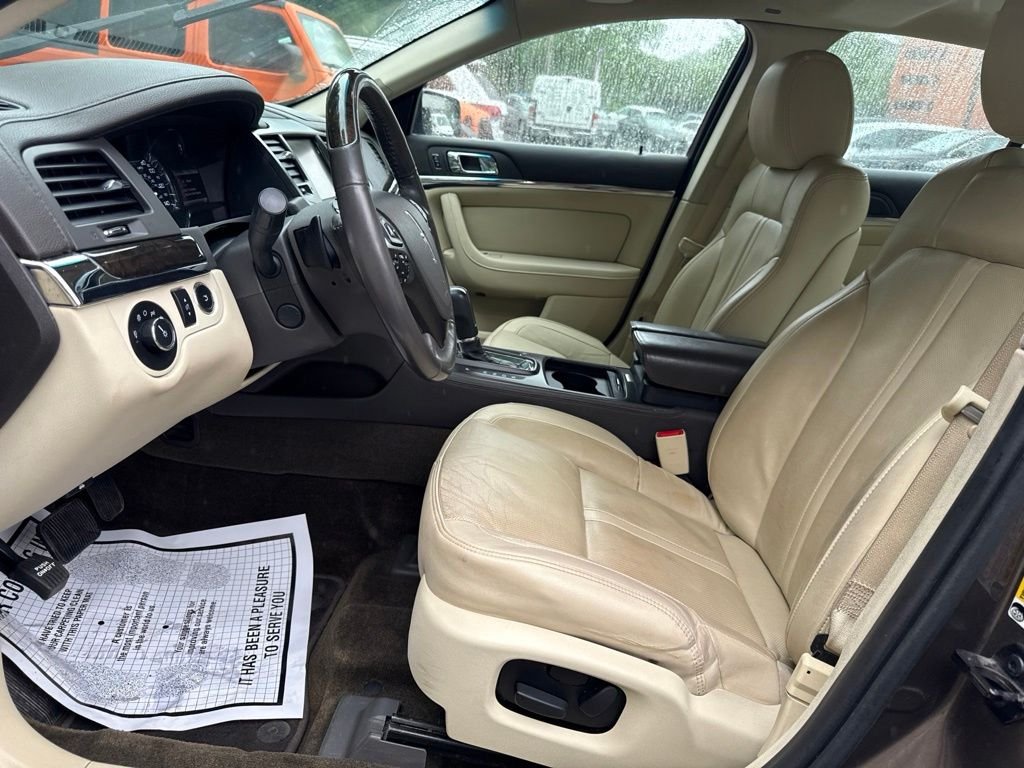 Used 2015 Brown Lincoln Base image 9