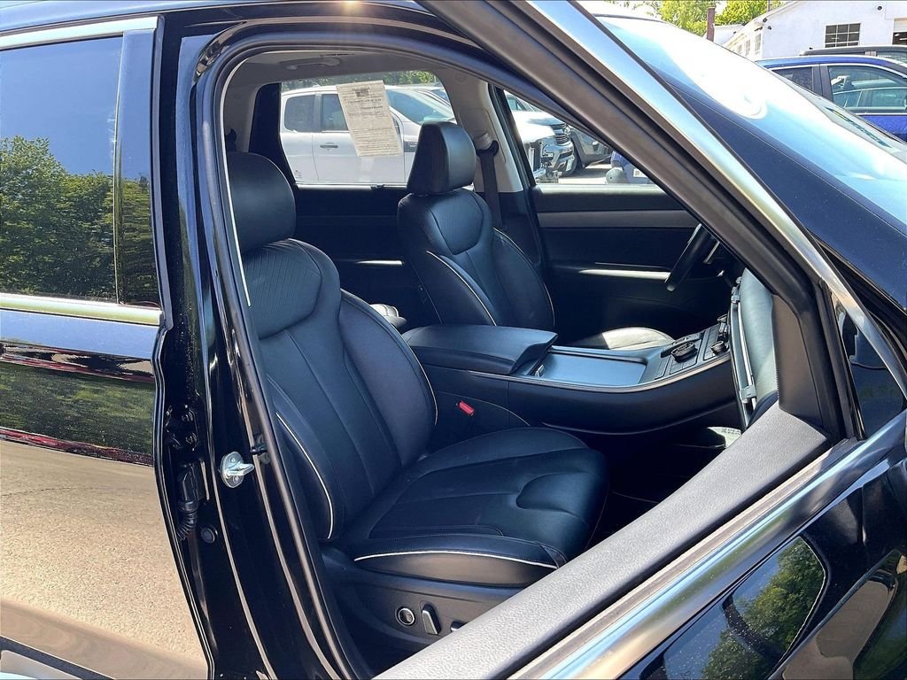 Used 2023 Black Hyundai SEL image 11