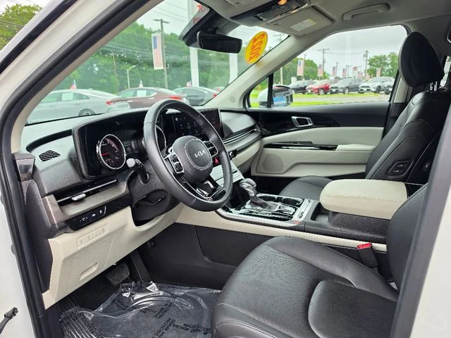 Used 2022 White Kia SX image 21