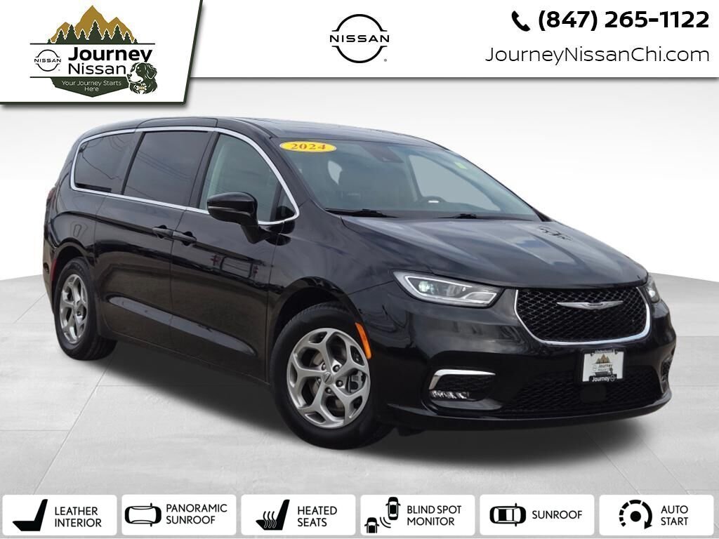 2024 Chrysler Pacifica Limited's photo
