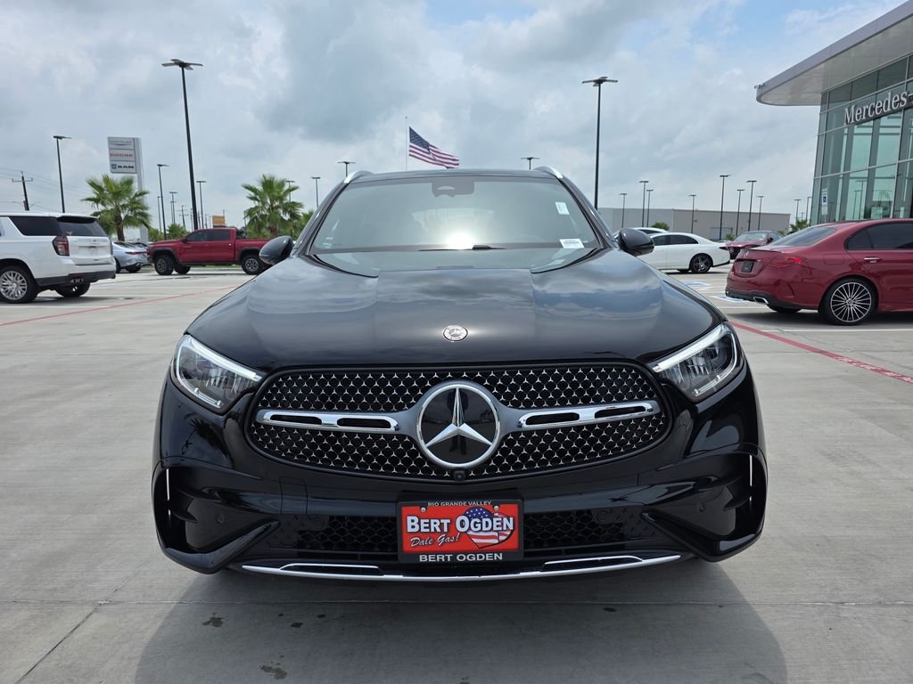 New 2026 Black Mercedes-Benz GLC 300 image 2